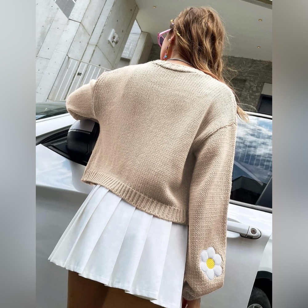 Y2K Floral Knit Cropped Cardigan, 90s Aesthetic Long Sleeve Sweater, Beige - NWT - Picture 4 of 9
